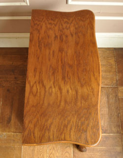 隅々まで繊細な彫があります。(j-787-f) j-787-f アンティークチェストの彫り