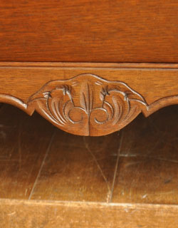 j-980-f アンティークチェスト（コモード）の彫り