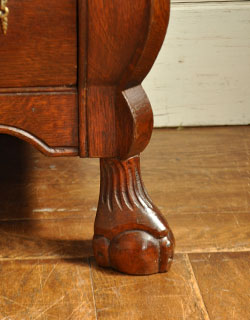 j-980-f アンティークチェスト（コモード）の脚