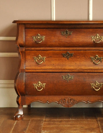 j-980-f アンティークチェスト（コモード）のアップ