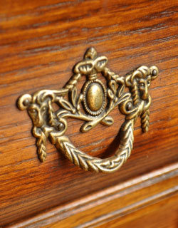 j-980-f アンティークチェスト（コモード）の取っ手