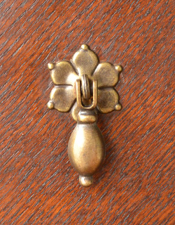 j-986-f アンティークバチェラーズチェスト（ドレッサー）の取っ手