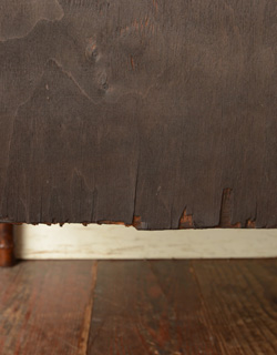 j-986-f アンティークバチェラーズチェスト（ドレッサー）のキズ