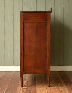 j-986-f アンティークバチェラーズチェスト（ドレッサー）の横