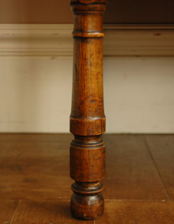 とっても女性らしいアンティークドレッシングチェスト