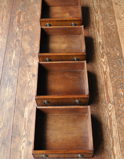 k-540-f アンティークベッドサイドチェスト