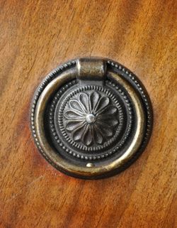 k-540-f アンティークベッドサイドチェスト