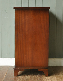 k-540-f アンティークベッドサイドチェスト