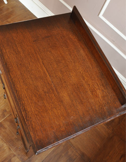 k-567-f アンティークベッドサイドチェスト