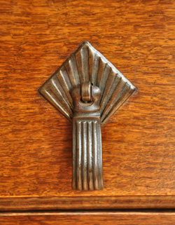 k-567-f アンティークベッドサイドチェスト