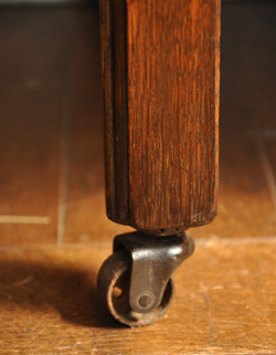 k-567-f アンティークベッドサイドチェスト