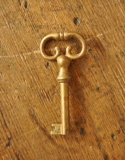 k-684-f アンティークチェスト鍵