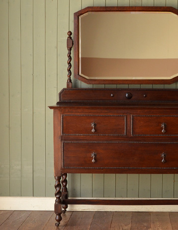 k-743-f アンティークドレッシングチェストのアップ