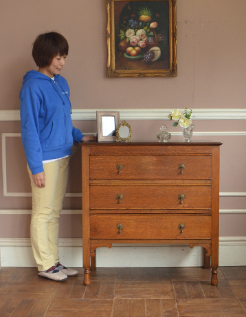 k-777-f アンティークチェストのモデル入り