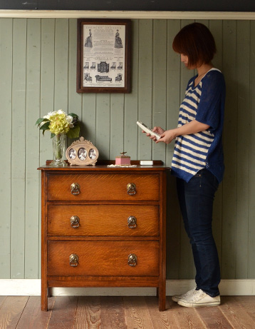 k-784-f アンティークチェストのモデル入り