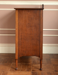 k-809-f アンティークチェストの横