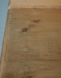 k-862-f アンティークパインチェストのキズ