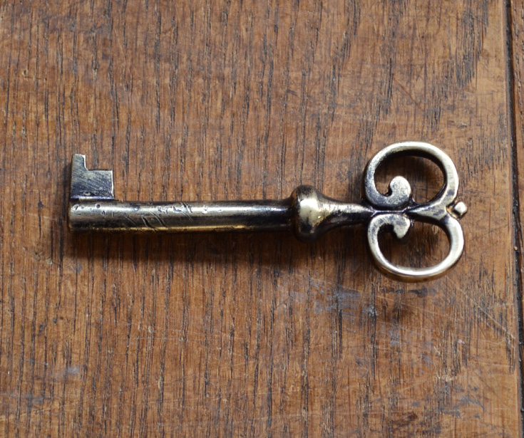 k-905-f アンティークチェストの鍵