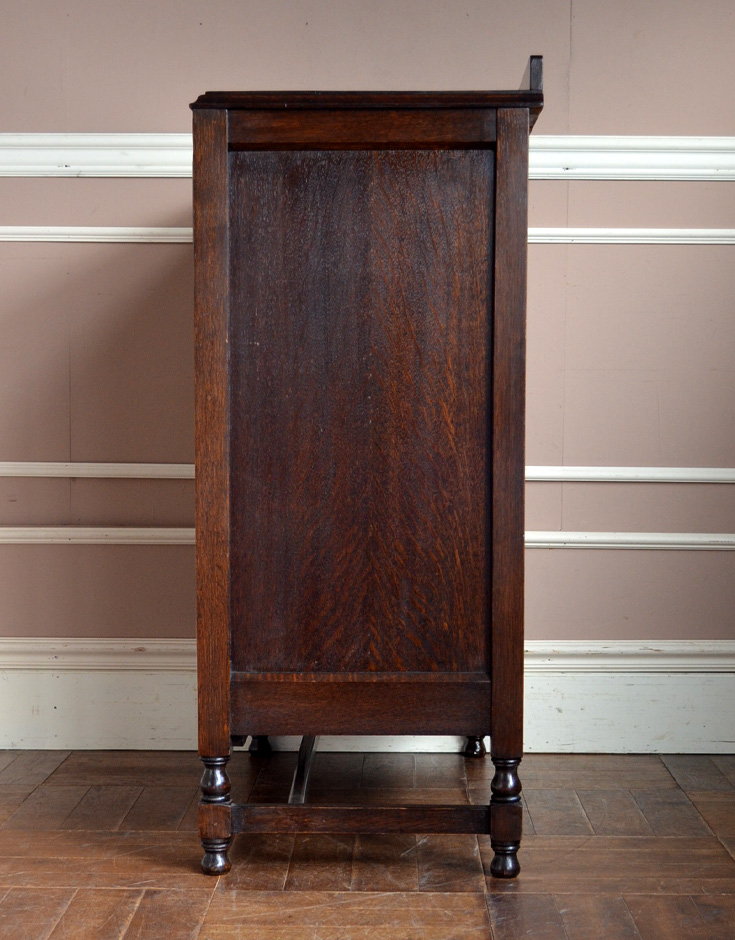 k-905-f アンティークチェストの横