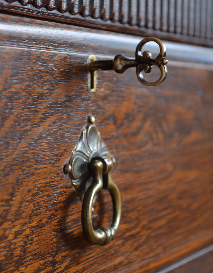 k-905-f アンティークチェストの鍵穴