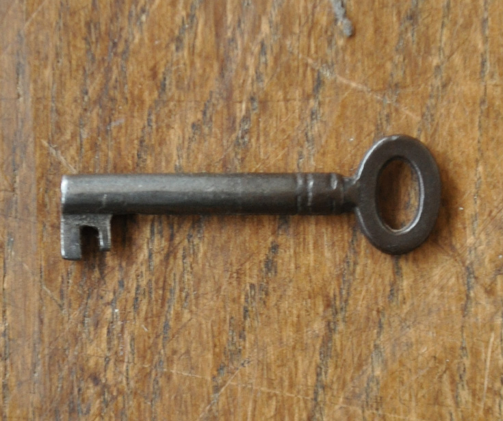 k-925-f アンティークチェストの鍵