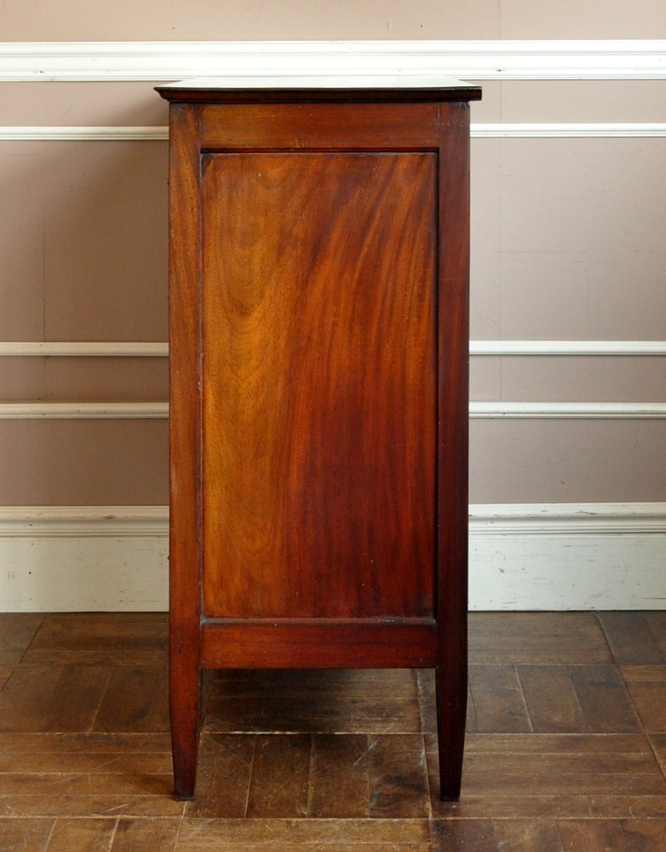 k-925-f アンティークチェストの横