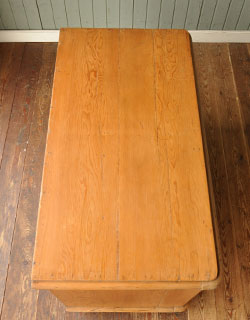 m-256-f アンティークのチェスト