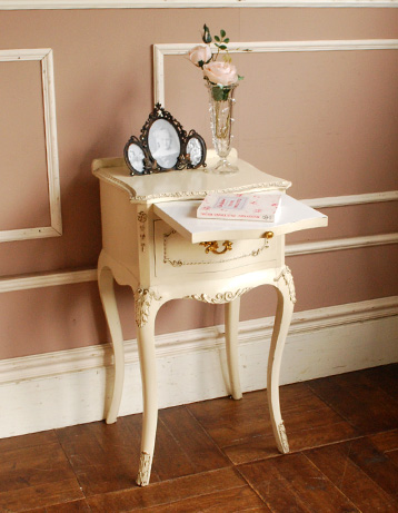 m-321-f アンティークベッドサイドチェスト