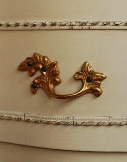 m-321-f アンティークベッドサイドチェストの取っ手