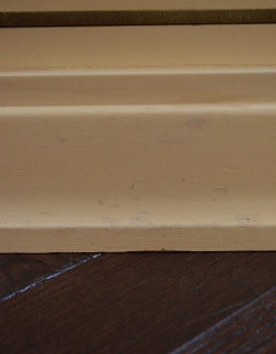 m-325-f アンティークチェストのキズ