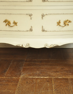 m-331-f アンティークチェストの彫り