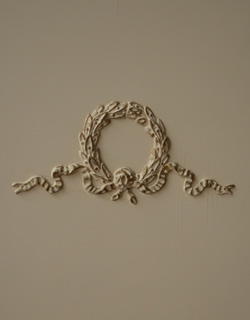 m-334-f アンティークスモールチェストの装飾