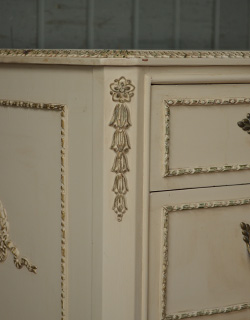 m-334-f アンティークスモールチェストの彫り