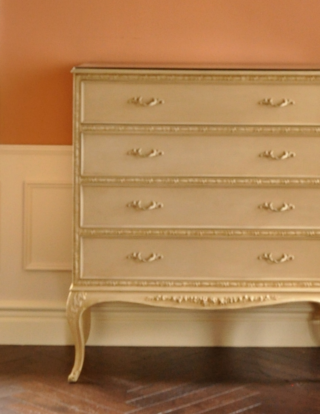 m-356-f アンティークチェストのアップ