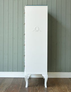 ため息が出そうなくらいカワイイ！アンティークのチェスト