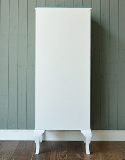 ため息が出そうなくらいカワイイ！アンティークのチェスト