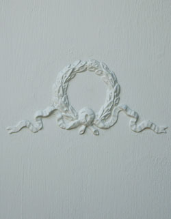 ため息が出そうなくらいカワイイ！アンティークのチェスト