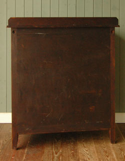 大人カラーが上品で素敵。落ち着きのあるアンティークチェスト