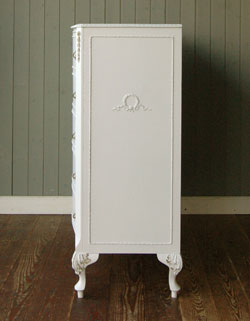 ため息が出そうなくらいカワイイ！アンティークのチェスト