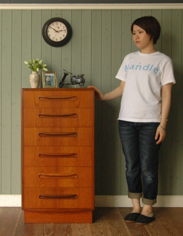 q-207-f アンティークチェスト