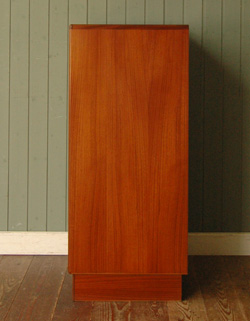 q-207-f アンティークチェスト