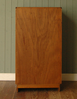 q-207-f アンティークチェスト 