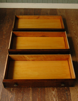 q-219-f アンティークチェスト