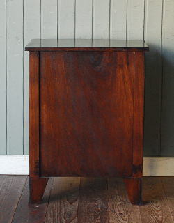 q-228-f アンティークチェスト