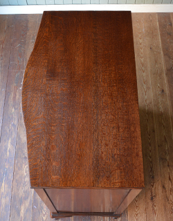 大人カラーがかっこいい！落ち着きのあるアンティークチェスト