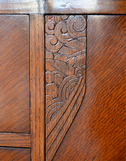 大人カラーがかっこいい！落ち着きのあるアンティークチェスト