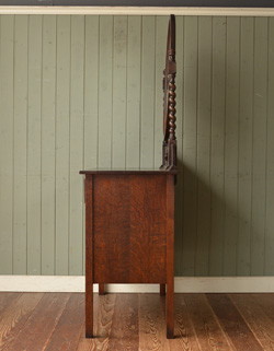 q-249-f アンティークドレッシングチェストの横