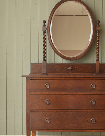 q-249-f アンティークドレッシングチェストのアップ