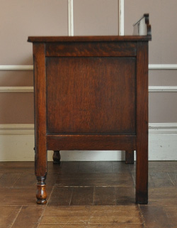 q-328-f アンティークチェストの横