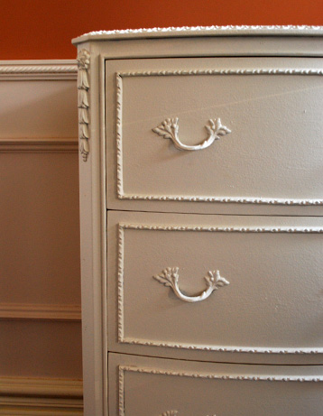 q-362-f アンティークチェストのアップ